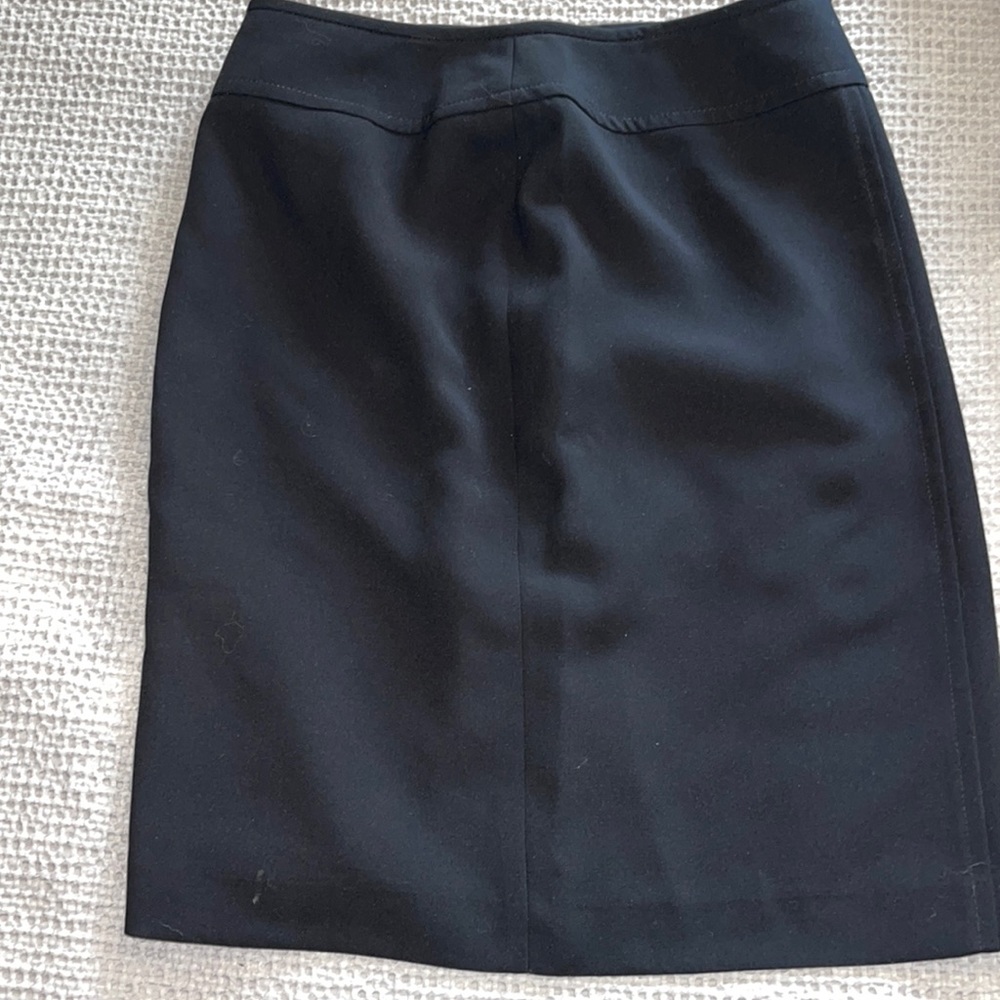 Black straight lined skirt